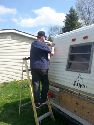 KCØWWV installing
new LED rear lights.